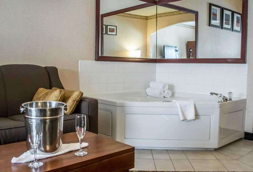 فندق Comfort Suites Portland Southwest