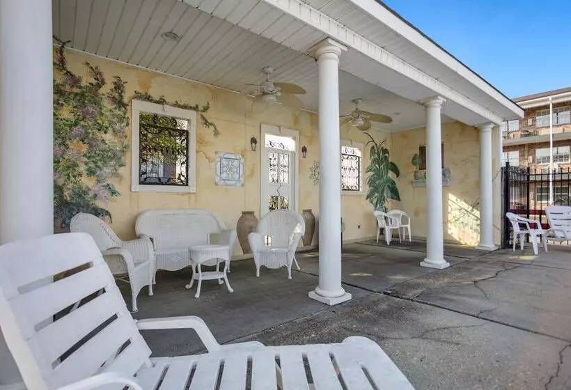 ホテル Edgewater Inn   Biloxi Beach