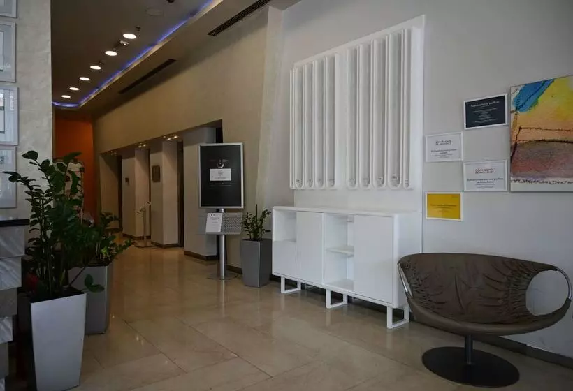 هتل Golden Tulip Zira Belgrade