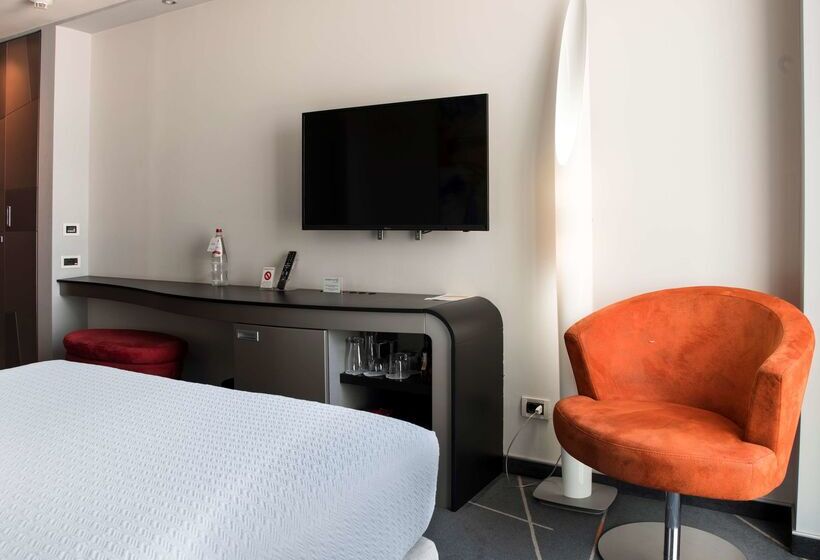 هتل Golden Tulip Zira Belgrade