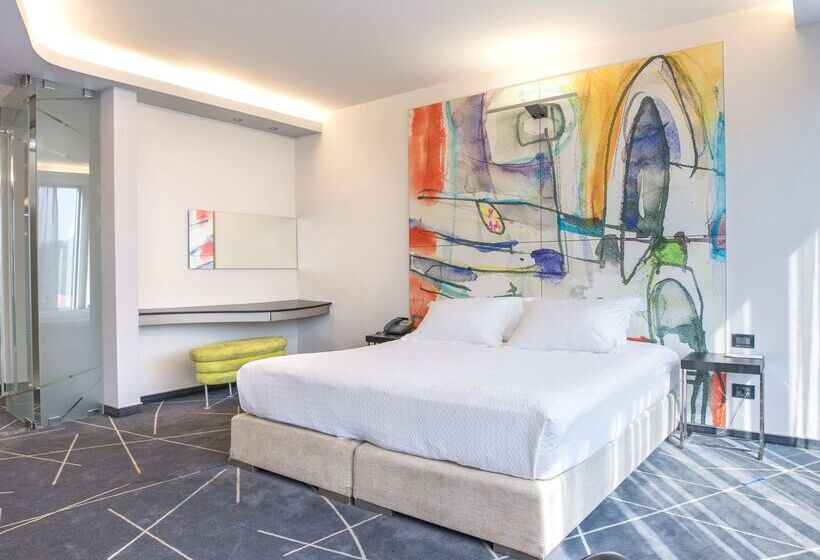 هتل Golden Tulip Zira Belgrade