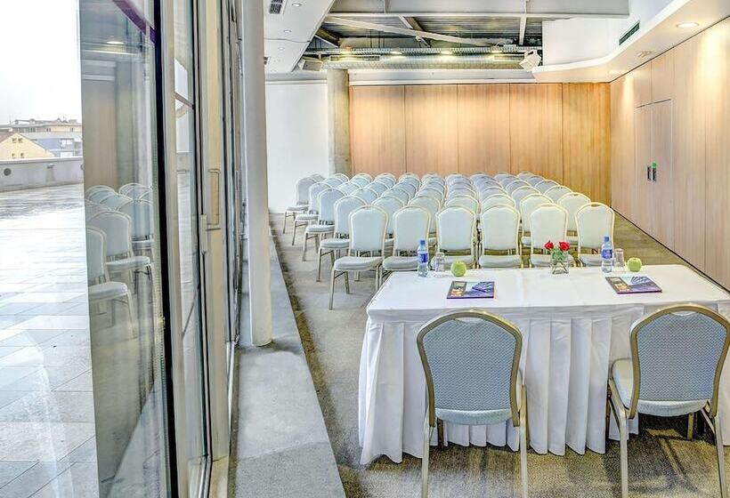 هتل Golden Tulip Zira Belgrade