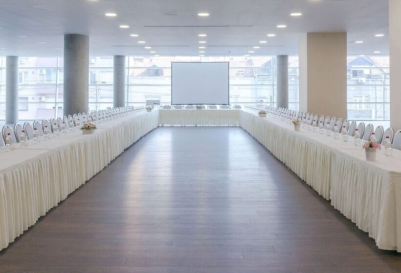 هتل Golden Tulip Zira Belgrade