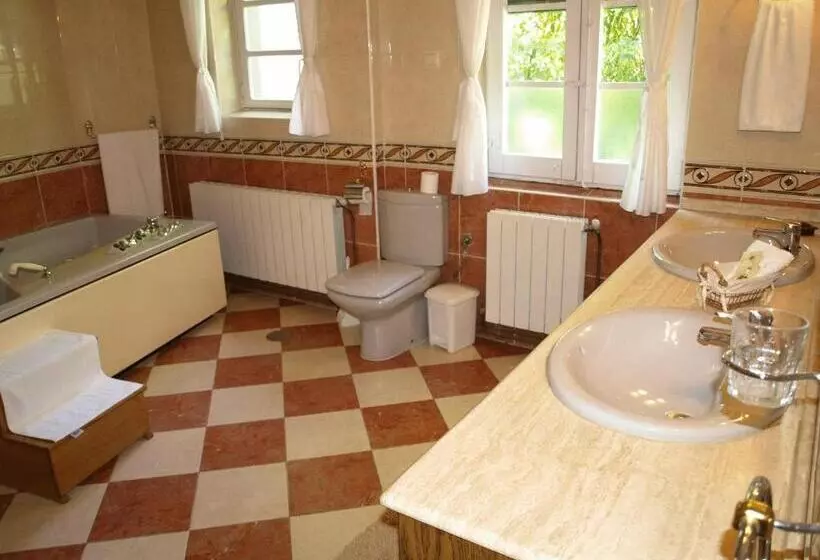 هتل Gran Posada La Mesnada