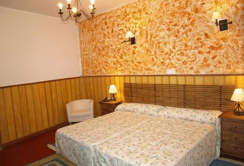 هتل Gran Posada La Mesnada