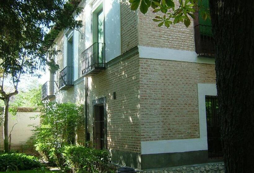 هتل Gran Posada La Mesnada