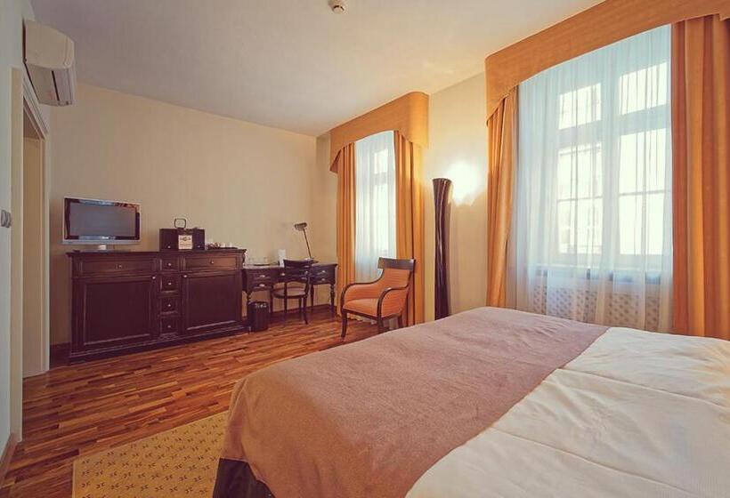 Skaritz Hotel & Residence