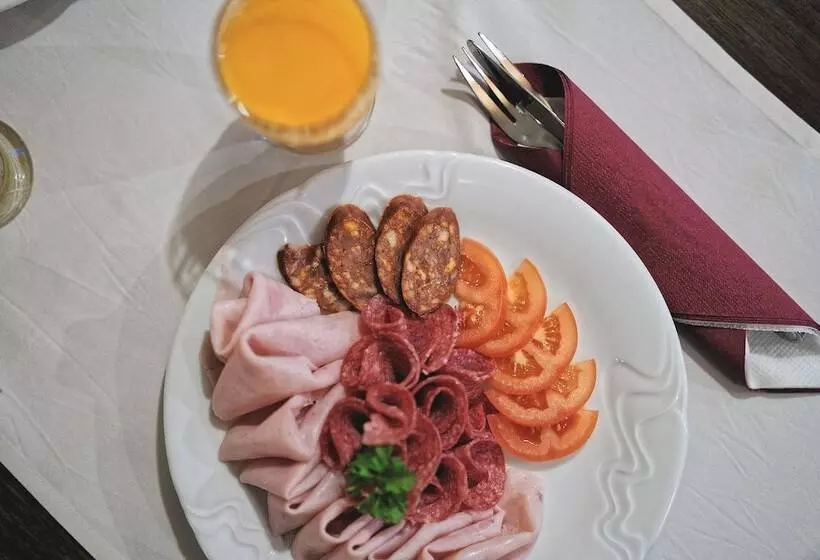 Skaritz Hotel & Residence