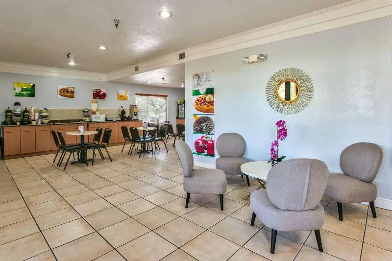 هتل Quality Inn Tallahassee Near University