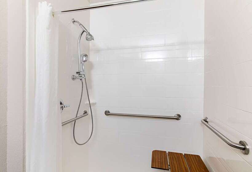 فندق Quality Suites