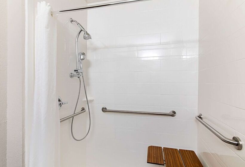 فندق Quality Suites