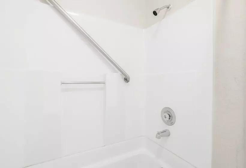 OYO Hotel Junction TX I-10