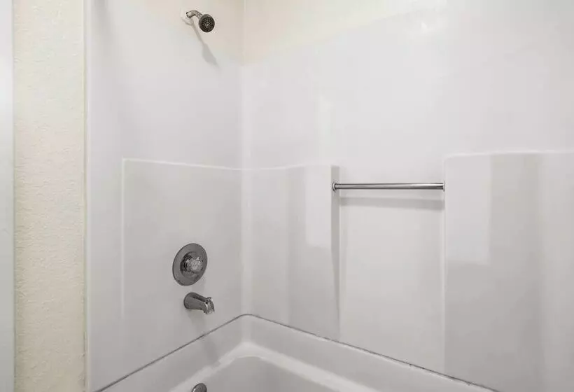 OYO Hotel Junction TX I-10