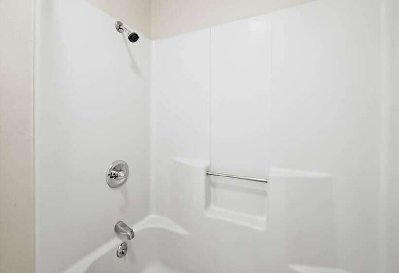 OYO Hotel Junction TX I-10