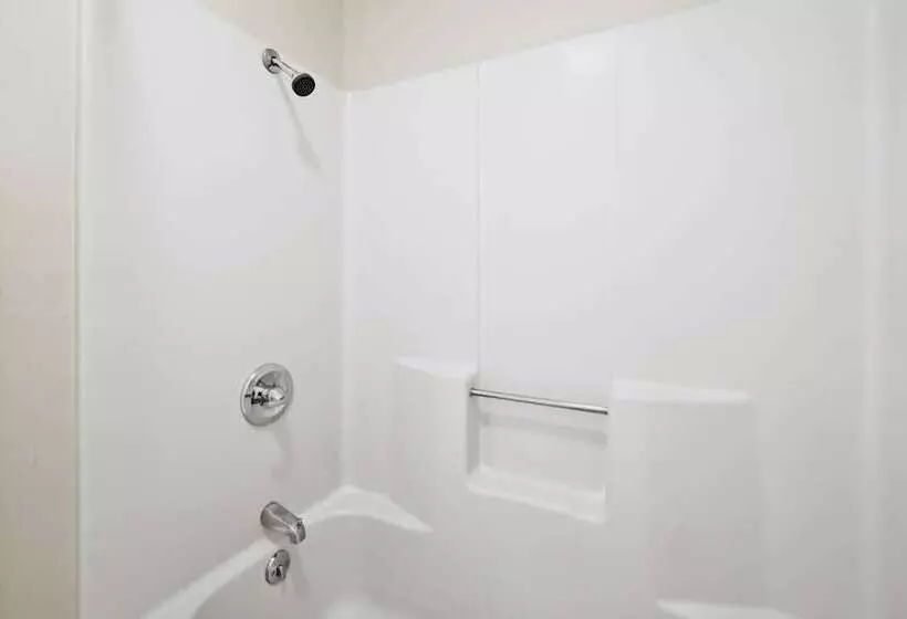 OYO Hotel Junction TX I-10