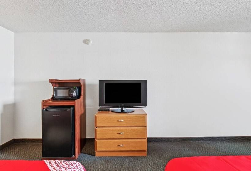 OYO Hotel Junction TX I-10