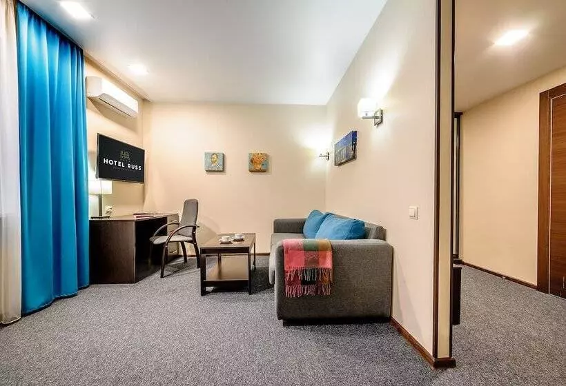 ホテル Russ