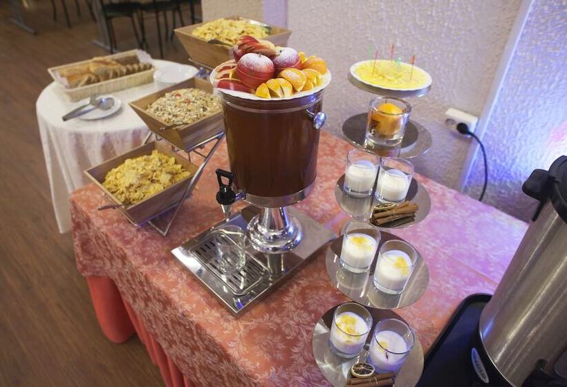 בית מלון כפרי Russ