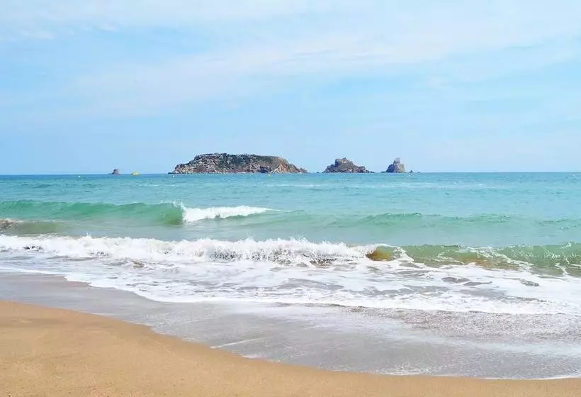 Отель Sant Feliu