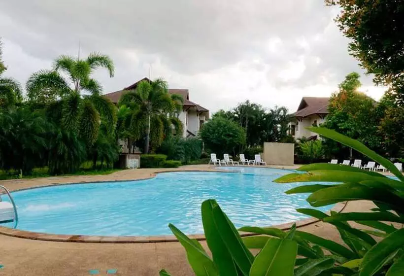 فندق Teak Garden Resort, Chiang Rai