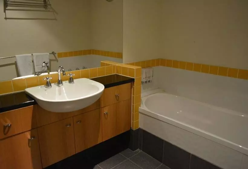 Отель Yti Garden