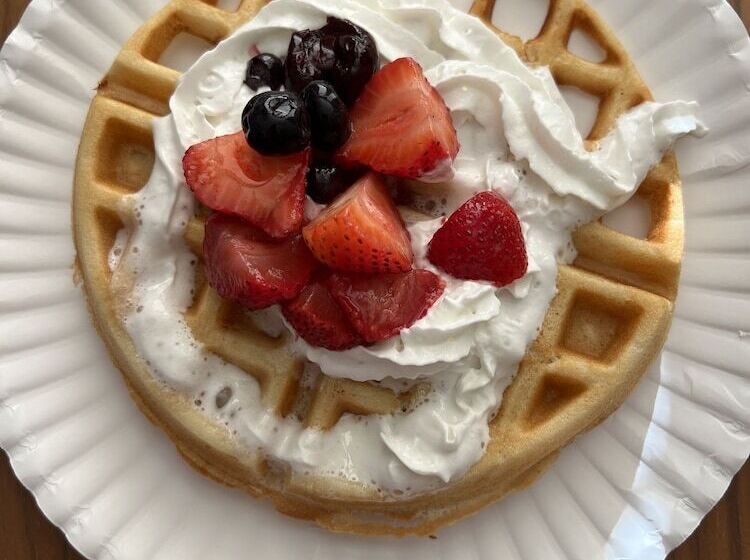 فندق على الطريق Midtown Inn & Suites