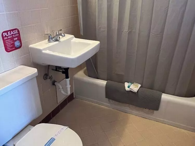 Мотель Midtown Inn & Suites