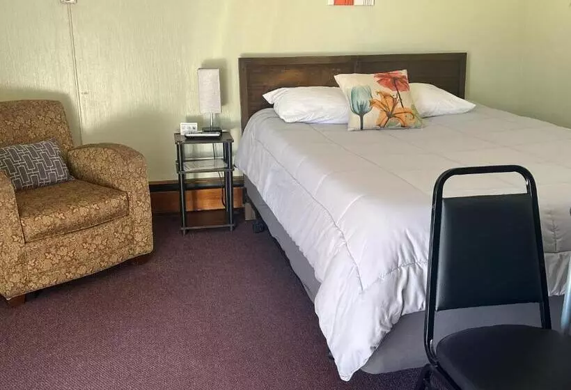 Мотель Midtown Inn & Suites