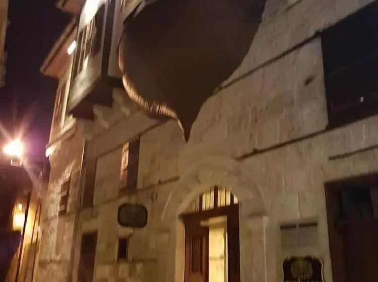 هتل Burhanoglu Konağı