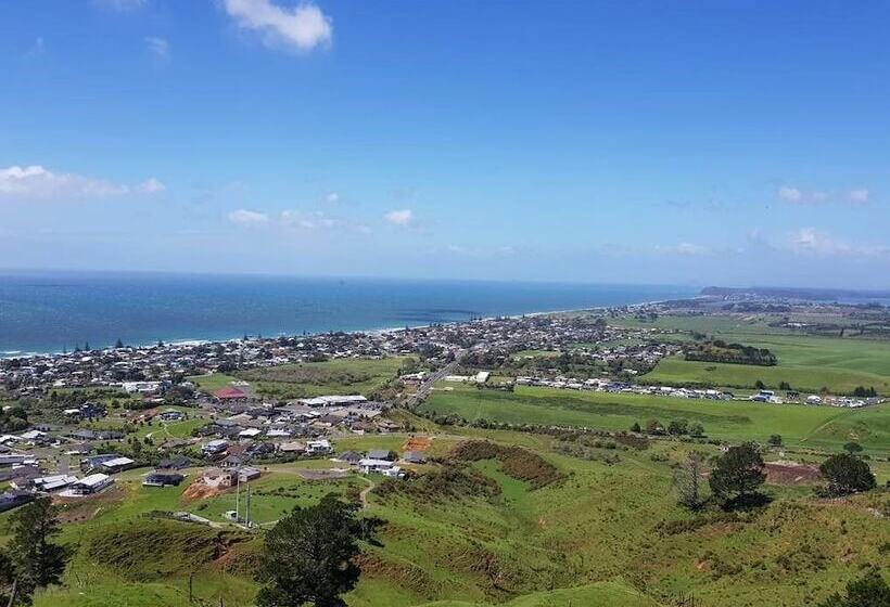 בית מלון כפרי Athenree Hot Springs & Holiday Park