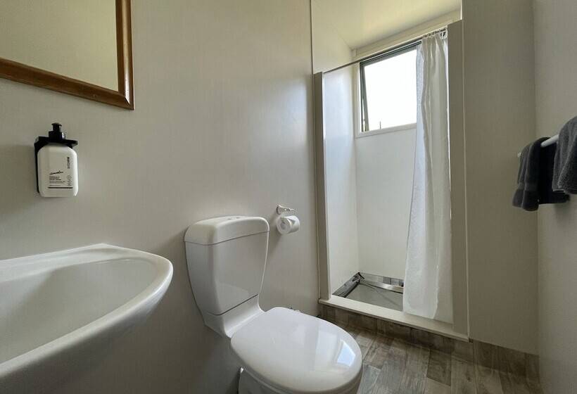 בית מלון כפרי Athenree Hot Springs & Holiday Park