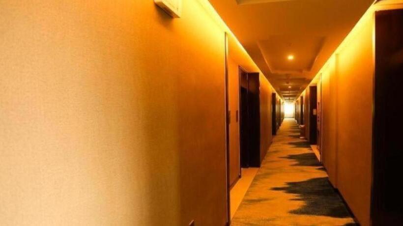 Hotel Greentree Inn Hami Railway Station Bayi Road