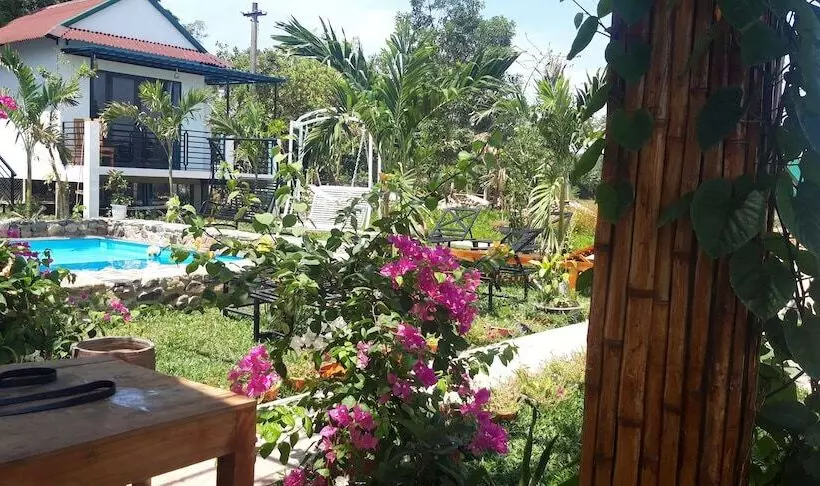 هتل Palafita Bungalow