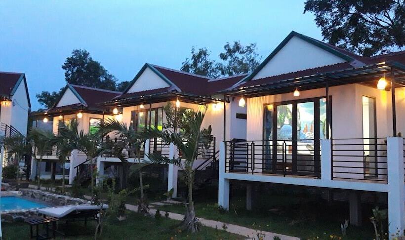 هتل Palafita Bungalow