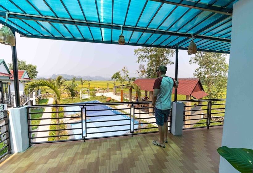 هتل Palafita Bungalow