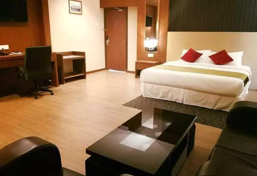 ホテル Pen Mutiara