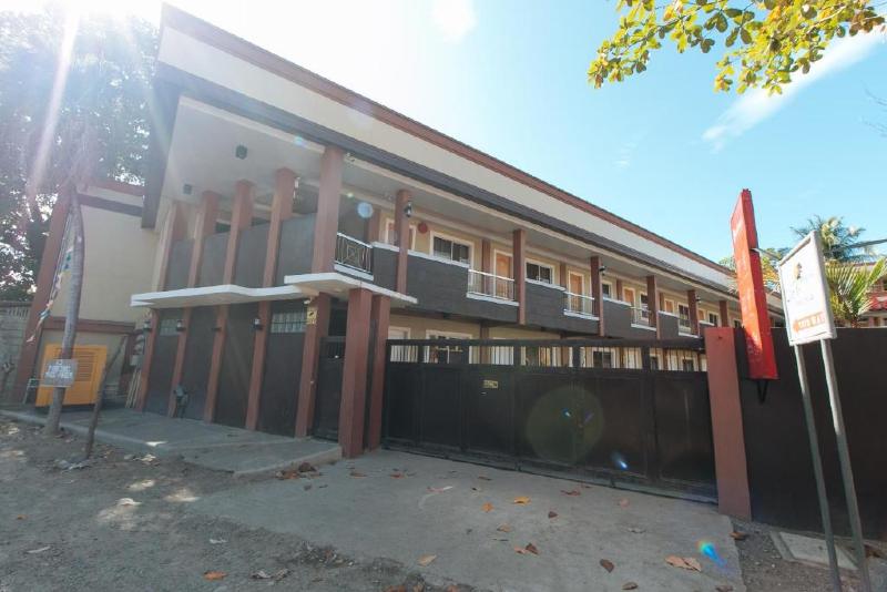 ホテル Reddoorz Plus Near Lapasan Plaza Cagayan De Oro