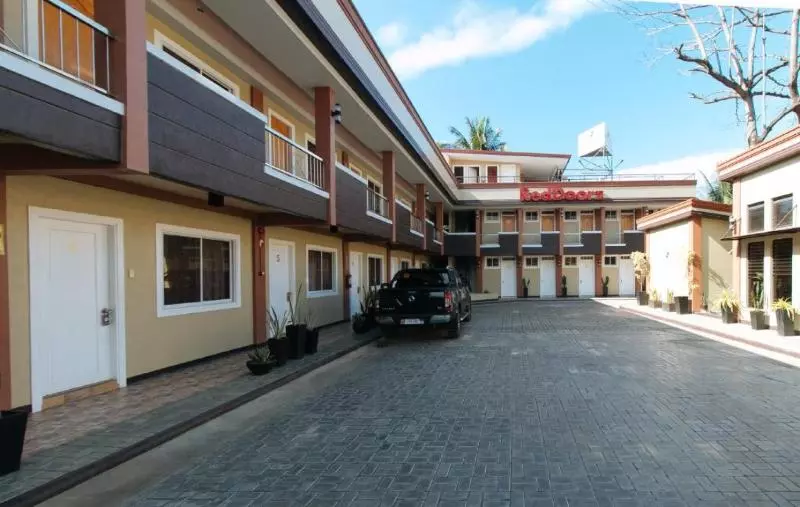 ホテル Reddoorz Plus Near Lapasan Plaza Cagayan De Oro