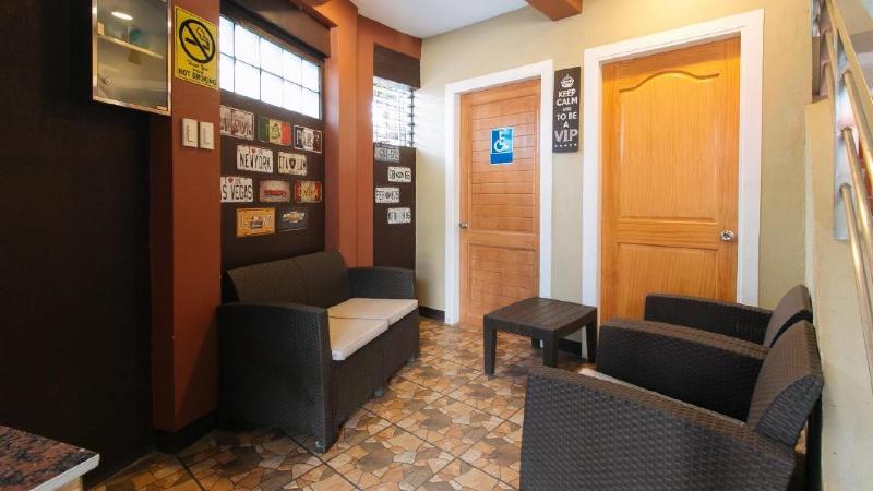 호텔 Reddoorz Plus Near Lapasan Plaza Cagayan De Oro