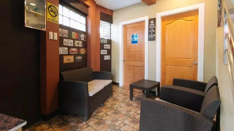 ホテル Reddoorz Plus Near Lapasan Plaza Cagayan De Oro