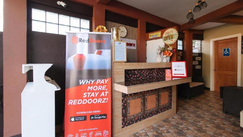 ホテル Reddoorz Plus Near Lapasan Plaza Cagayan De Oro