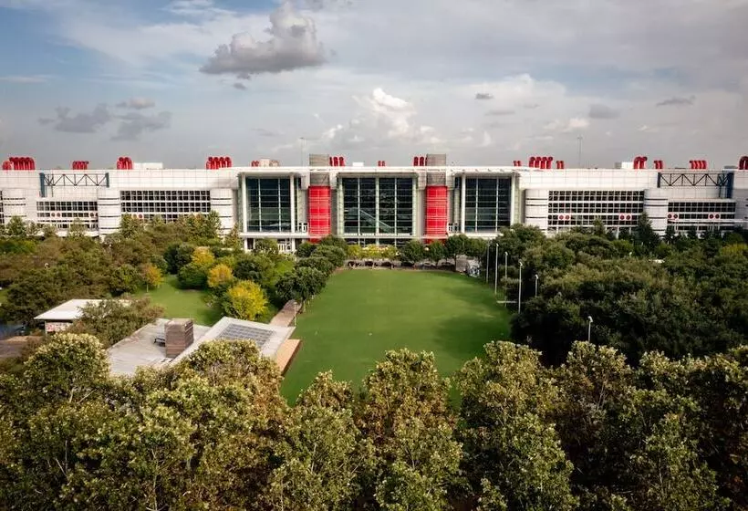Hotelli Staybridge Suites Houston Galleria Area By Ihg