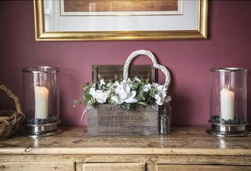 Hotelli The Salwey Arms