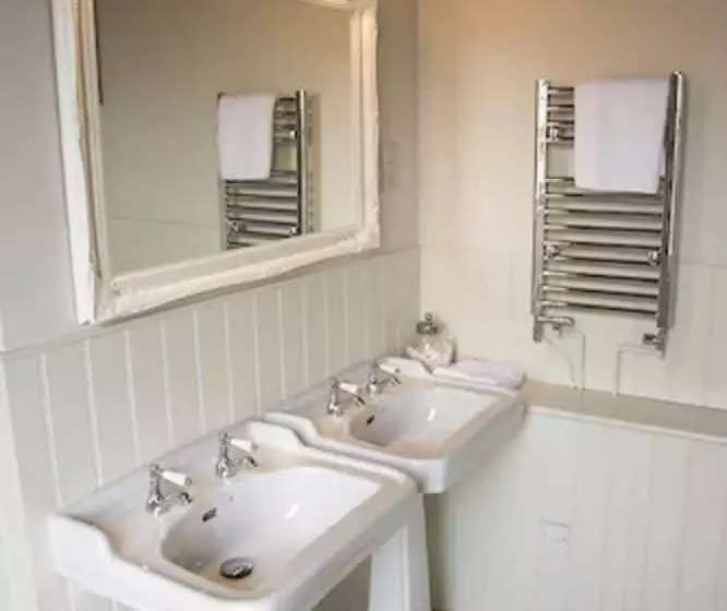 Hotelli The Salwey Arms