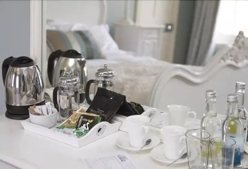 Hotelli The Salwey Arms