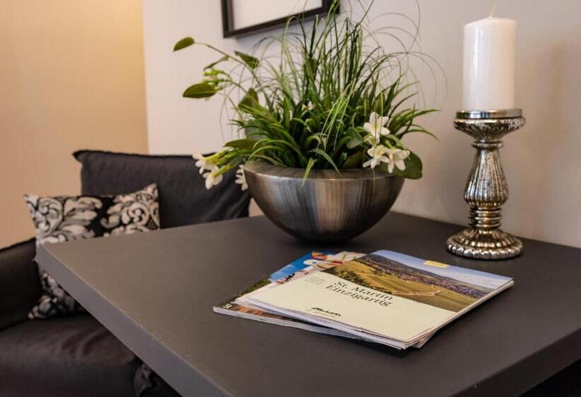 בית מלון כפרי Zur Krone