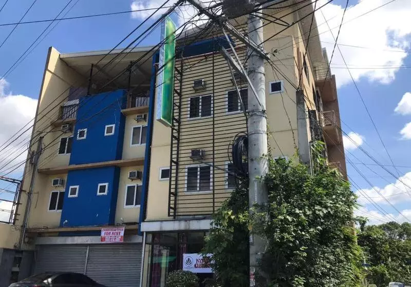 ホテル Oyo 762 Laurien