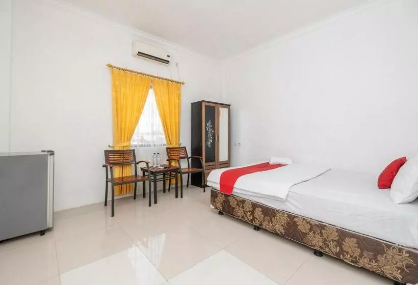 ホテル Reddoorz At Gunungsari Surabaya 2