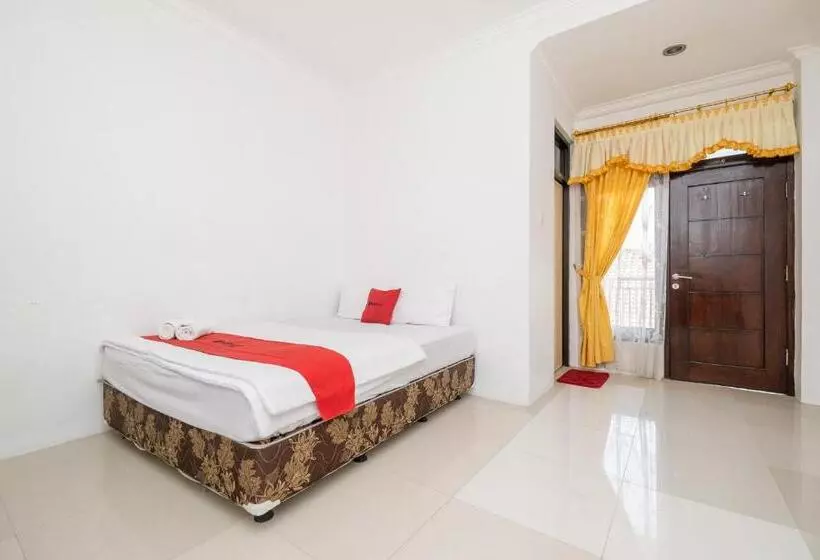 ホテル Reddoorz At Gunungsari Surabaya 2