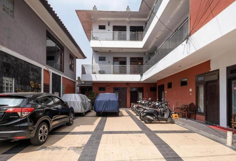 בית מלון כפרי Reddoorz At Gunungsari Surabaya 2